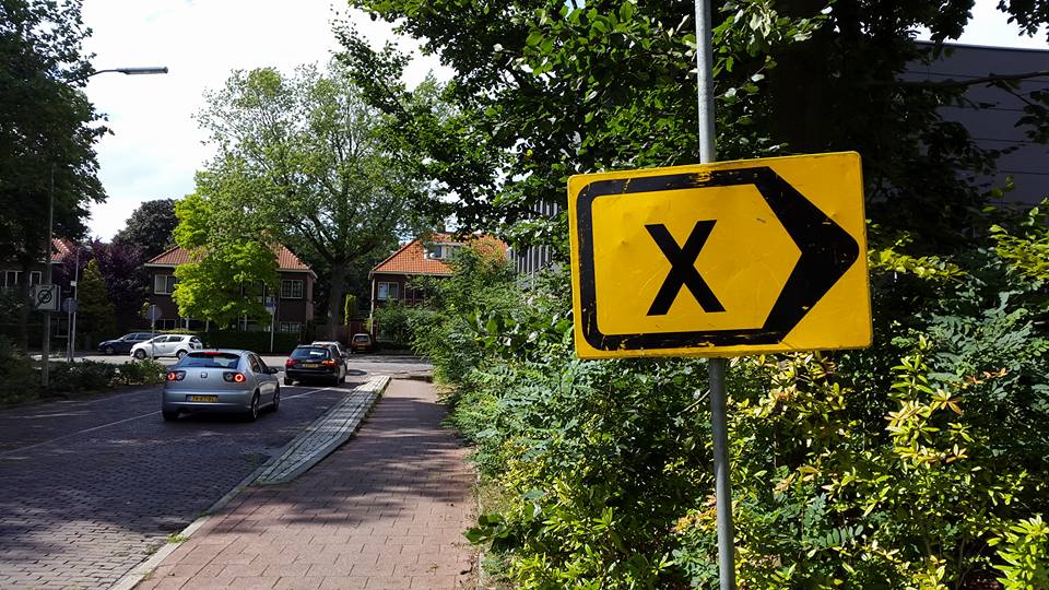 20150831 Dit land is zo dichtgeregeld, zelfs aan de onbekende weg is nog gedacht