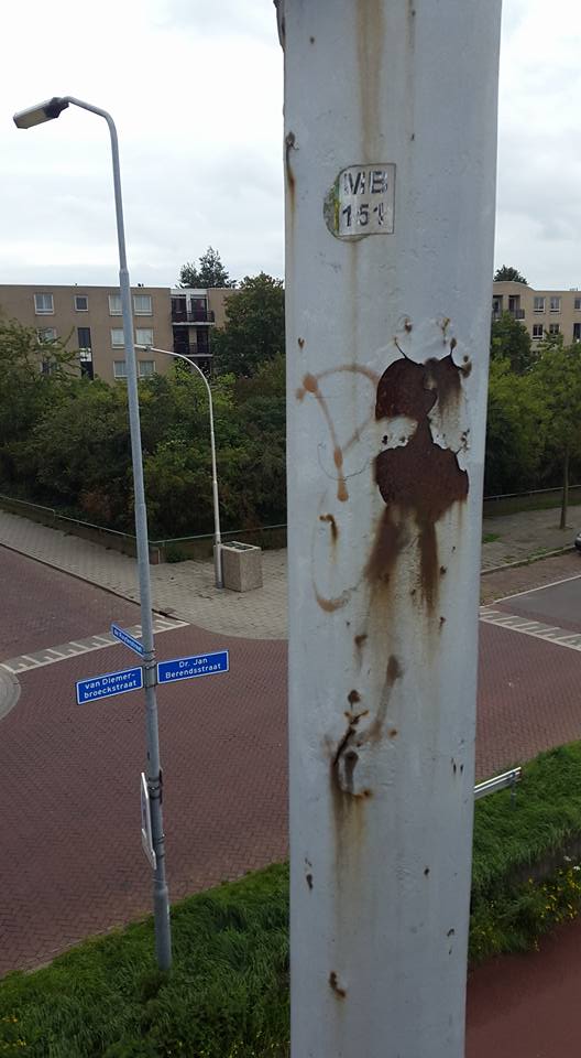 20150924 Where the space chick hit the lamp pole on her way to the alien disco
